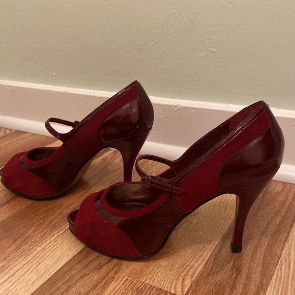 Heels - Picture 4 of 7